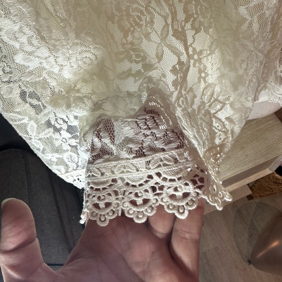 Elegant Lace Cream Dress - Picture 5 of 9